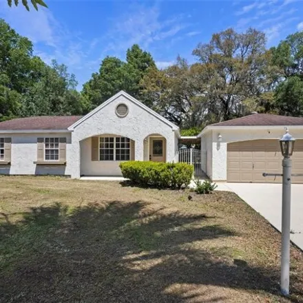 Buy this 3 bed house on 21 Pine Circle Way in Ocala, Florida