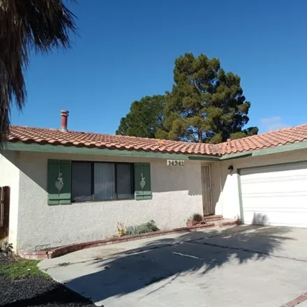 Rent this 2 bed house on 14343 Somerset Drive in Mojave, Kern County