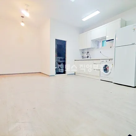 Rent this studio apartment on 서울특별시 강북구 미아동 791-2092