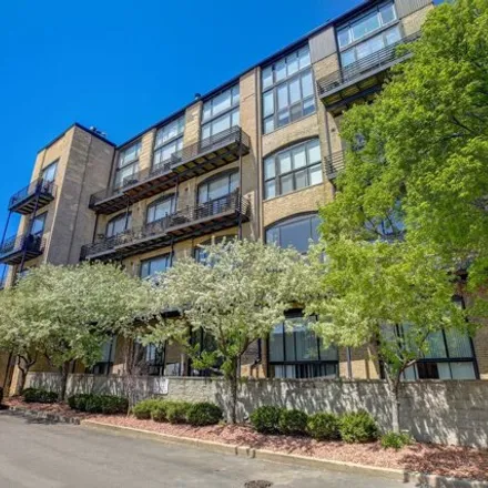 Buy this 1 bed condo on River Bend Lofts in 2614 North Clybourn Avenue, Chicago