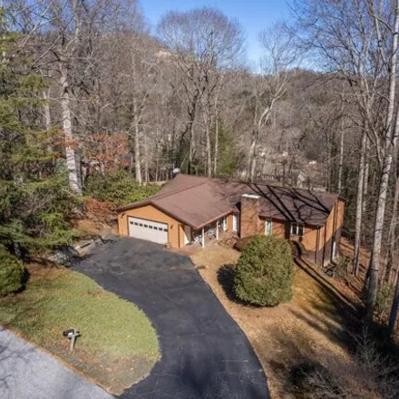 Image 3 - 267 Stonebrook Drive, Stone Brook, Henderson County, NC 28791, USA - House for sale