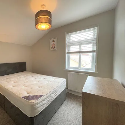 Rent this 1 bed room on Lincoln Road in Peterborough, PE4 6AR