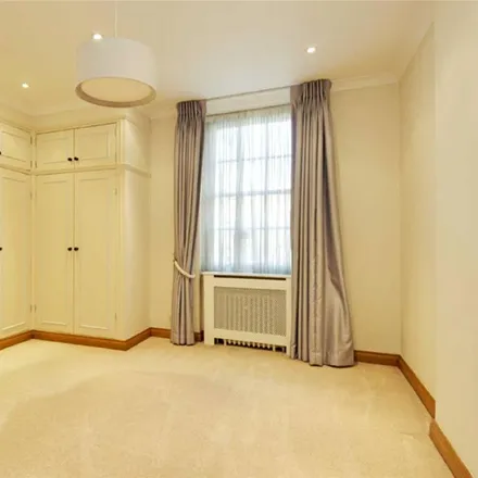 Image 9 - Eyre Court, 3-21 Finchley Road, London, NW8 6DP, United Kingdom - Apartment for rent