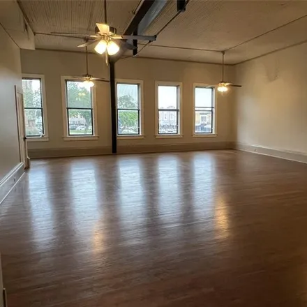 Image 3 - Impressions, West Hickory Street, Denton, TX 76201, USA - Apartment for rent