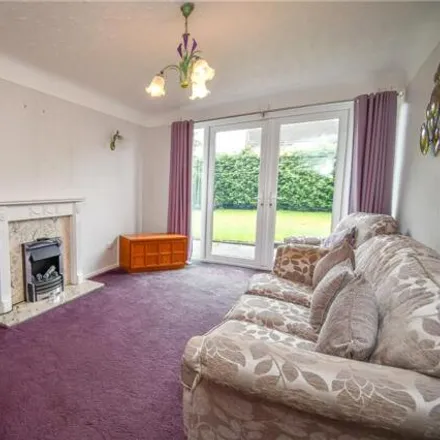 Image 2 - Windfield Gardens, Ellesmere Port, CH66 1JJ, United Kingdom - House for sale