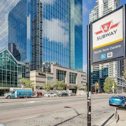 Image 3 - Boston Pizza, Yonge Street, Toronto, ON M2N 5P7, Canada - Apartment for rent