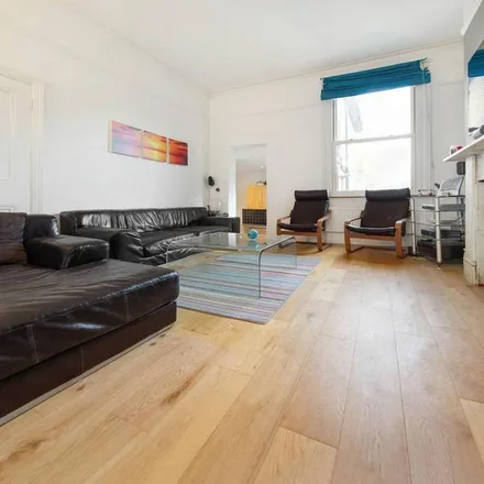 Rent this 3 bed apartment on Tierney Road in London, SW2 4QR