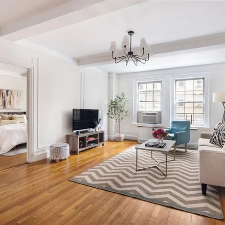 Buy this studio apartment on 16 PARK AVENUE 5B in Murray Hill Kips Bay