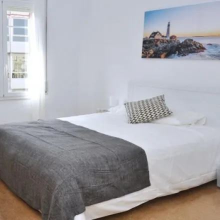 Rent this 8 bed room on Travessera de Gràcia in 156, 08001 Barcelona