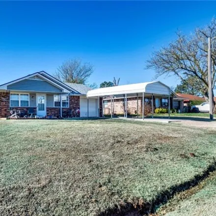 Image 2 - 2335 8th Street, Prague, Lincoln County, OK 74864, USA - House for sale