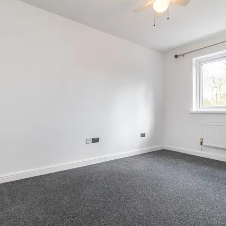 Rent this 3 bed apartment on unnamed road in Cardiff, CF15 8FE