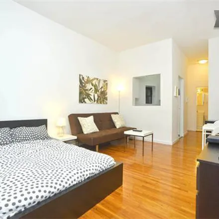 Image 4 - 238 East 82nd Street, New York, NY 10028, USA - Apartment for rent
