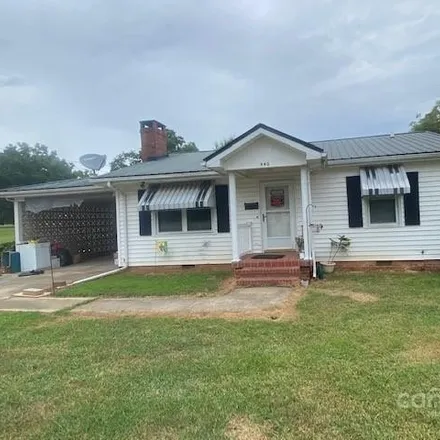 Buy this 2 bed house on 440 Smith Street in Albemarle, NC 28001