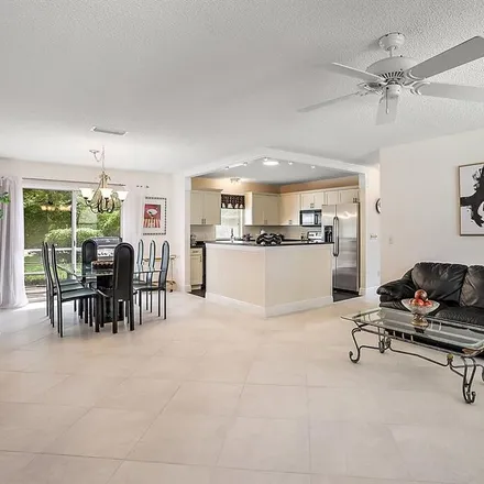 Image 7 - 828 Ramos Drive, The Villages, FL 32159, USA - House for sale