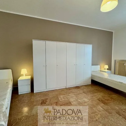 Image 3 - Simon's Bistrot, Via Santa Rita 5, 35127 Padua Province of Padua, Italy - Apartment for rent