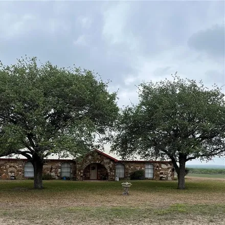 Image 1 - 101 South 2nd Avenue, Freer, TX 78384, USA - House for sale
