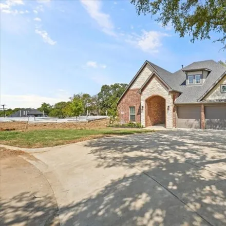 Image 3 - 364 Oakwood Drive, Euless, TX 76040, USA - House for sale