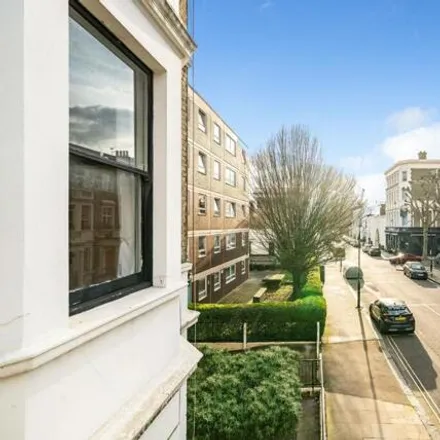 Image 7 - Castletown Road, London, W14 9EX, United Kingdom - Apartment for sale