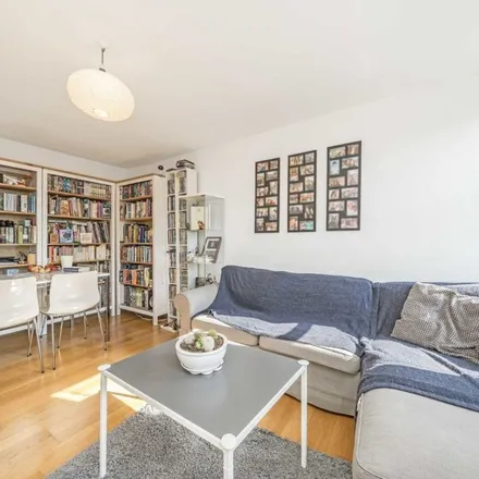 Rent this 1 bed apartment on Caldy Walk in London, N1 2QU