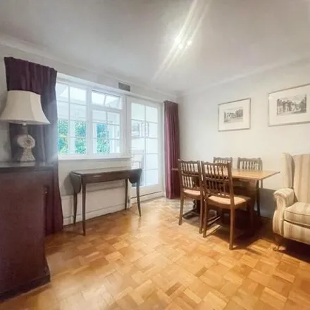 Image 5 - Windmill Hill, Winchmore Hill, HP7 0LR, United Kingdom - Townhouse for sale