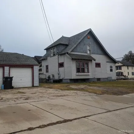 Buy this 3 bed house on 511 Michigan Avenue in Manistique, MI 49854