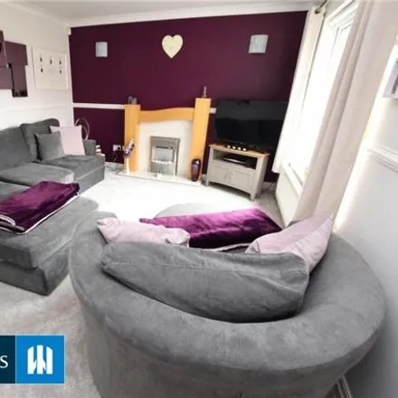 Image 2 - Highlands Grove, Rothwell, LS10 4RR, United Kingdom - House for sale
