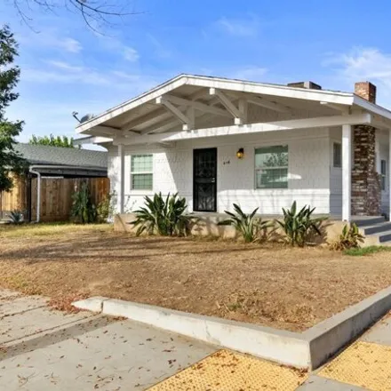 Buy this 3 bed house on 7261 North Maroa Avenue in Fresno, CA 93650