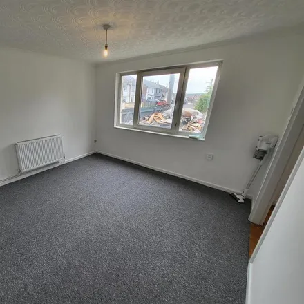 Image 2 - Novers Crescent, Bristol, BS4 1QZ, United Kingdom - Townhouse for rent