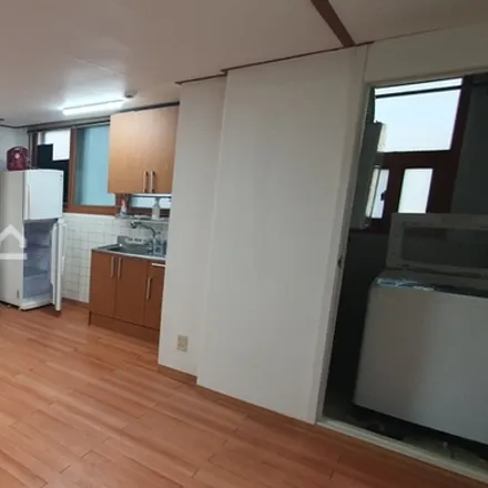 Rent this studio apartment on 서울특별시 강남구 대치동 901-11