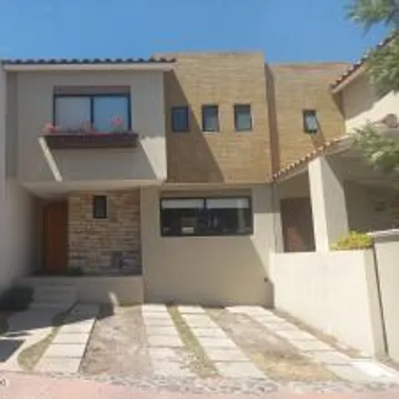 Buy this 3 bed house on Circuito Tuna in 76146, QUE