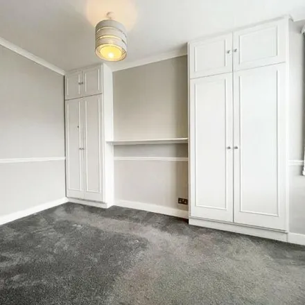 Image 6 - 47 Bronson Road, The Apostles, London, SW20 8DZ, United Kingdom - Townhouse for rent