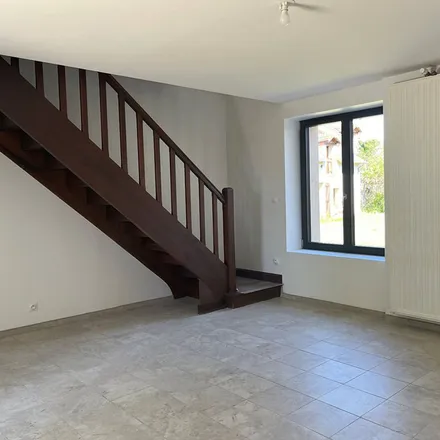 Rent this 4 bed apartment on 70 Route de Châtellerault in 86100 Antran, France