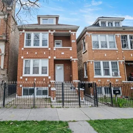 Rent this 2 bed apartment on 2444 South Spaulding Avenue in Chicago, IL 60623