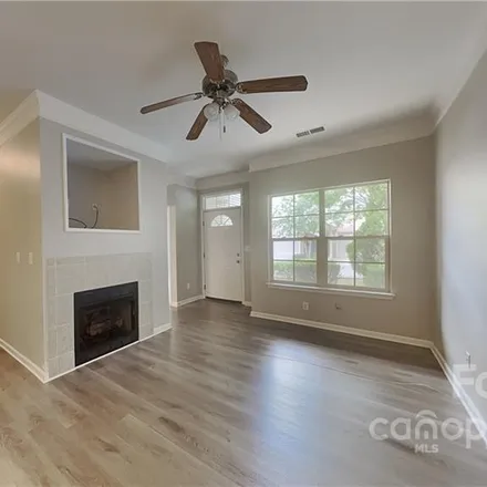 Image 8 - 6540 Quarterbridge Lane, Charlotte, NC 28262, USA - Condo for sale