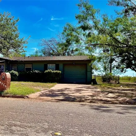 Buy this 3 bed house on 4525 Bob O Link Drive in Abilene, TX 79606