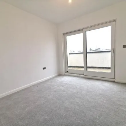 Image 7 - Etwell Place, London, KT5 8SF, United Kingdom - Apartment for rent