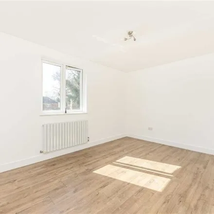 Rent this 2 bed apartment on Grove Park Road in Strand-on-the-Green, London