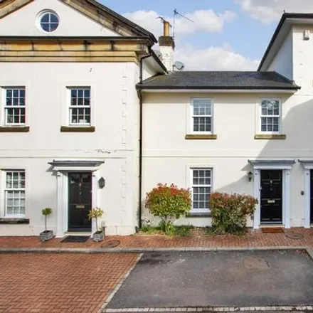 Rent this 2 bed townhouse on Crescent Road in Royal Tunbridge Wells, TN1 2LY