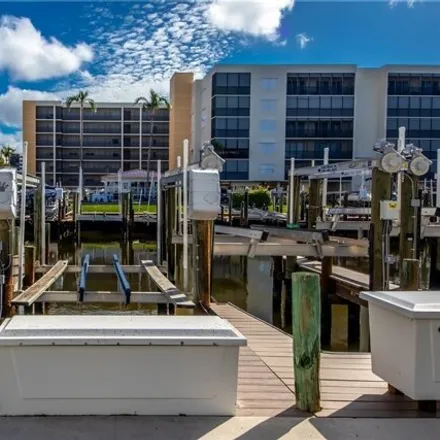 Image 2 - Royal Pelican Condos, Fort Myers Beach, Lee County, FL, USA - Townhouse for sale