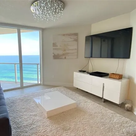 Image 5 - La Perla Ocean Residences, 16699 Collins Avenue, Sunny Isles Beach, FL 33160, USA - Condo for rent