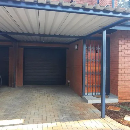 Image 2 - Felicia Street, Fir Grove, Akasia, 0118, South Africa - Townhouse for rent