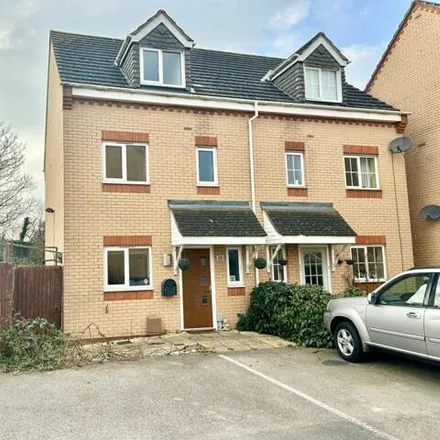 Buy this 4 bed townhouse on Brunel Drive in Biggleswade, SG18 8BJ