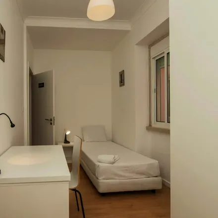 Rent this 3 bed room on Pérola das Laranjeiras in Estrada das Laranjeiras, 1600-139 Lisbon