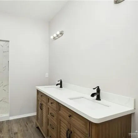 Image 7 - 1927 Cassandra Street, Mission, TX 78572, USA - House for sale