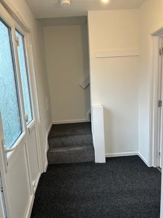 Image 4 - Tinshill Mount, Leeds, LS16 7BA, United Kingdom - Townhouse for rent