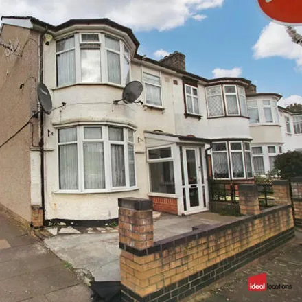 Buy this 5 bed house on Rosslyn Road in London, IG11 9XN