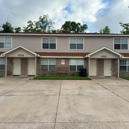 Rent this 3 bed house on 3620 Hereford Lane in Killeen, TX 76542