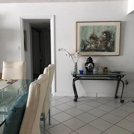 Rent this 2 bed apartment on AT&T in 18101 Biscayne Boulevard, Aventura