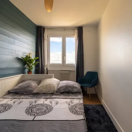Rent this 2 bed apartment on Oullins-Pierre-Bénite in Métropole de Lyon, France