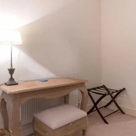 Rent this 2 bed apartment on Lexham Gardens in London, W8 5JT